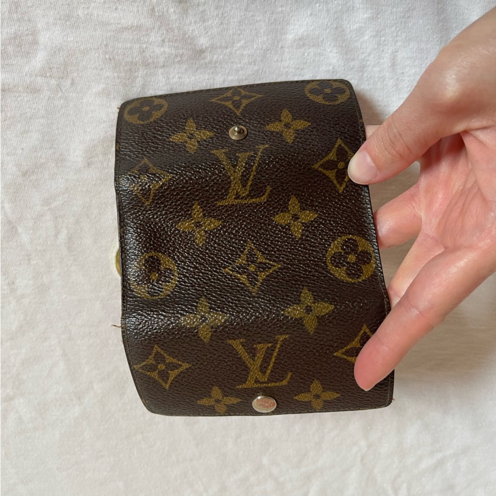 Louis Vuitton Brown Monogram Key & Card Holder with Gold Hardware - Picture 6 of 7